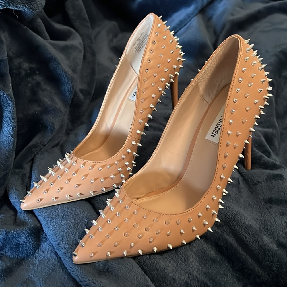Steve Madden Vala-S Spiked Heels Tan